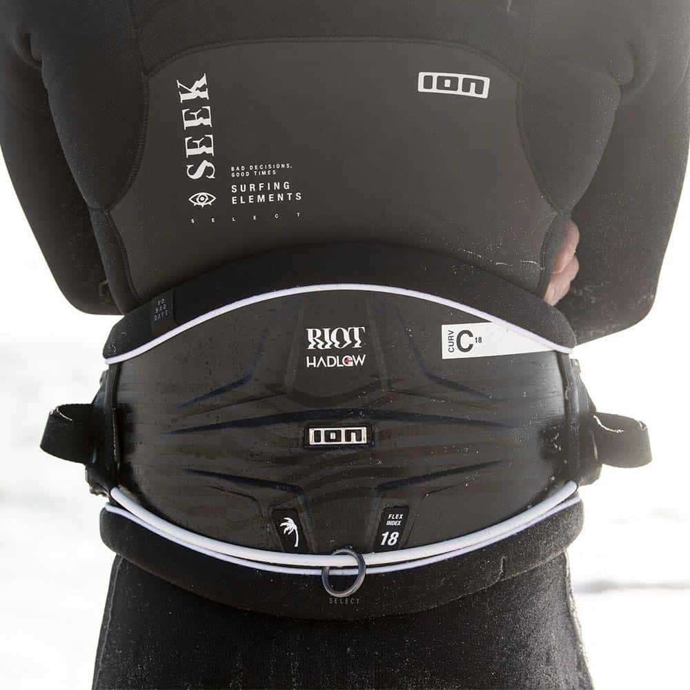 ION-2021-Harnesses-Kite_0014_RIOT CURV 18 SELECT AH
